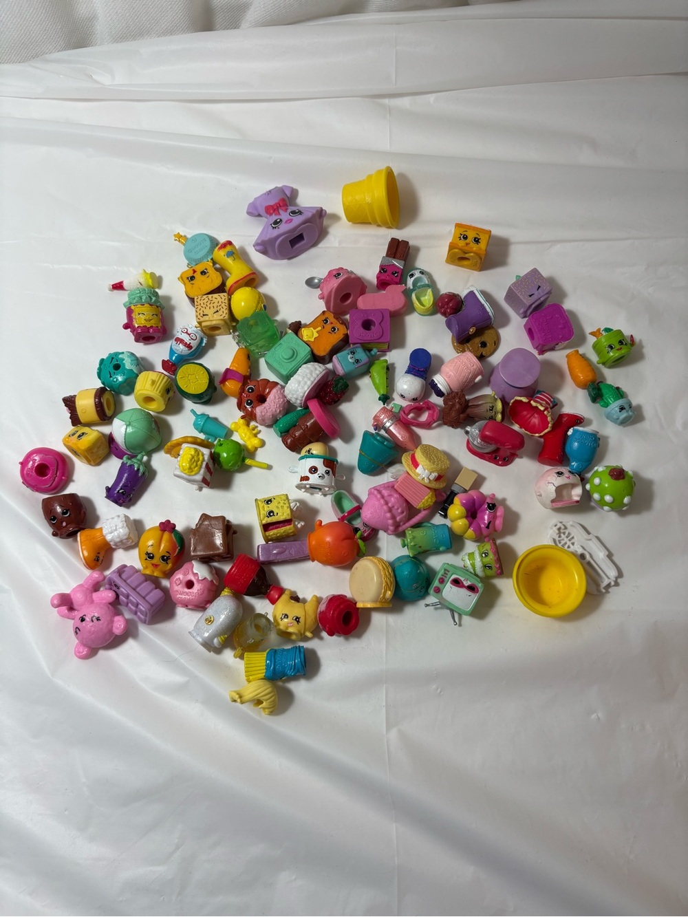 Shopkins Assorted Kids Toy Figures - Mixed Colors Lot 2